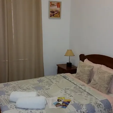 Ostello 15 *