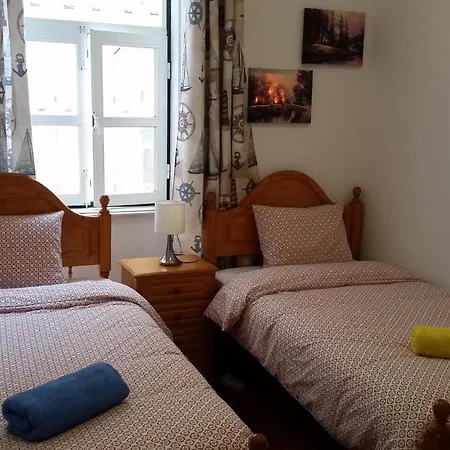 بيت شباب 15 Lisboa