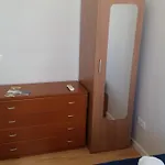 15 بيت شباب *